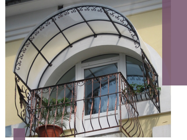 Козырьки над балконом в Губкине — изготовление и монтаж